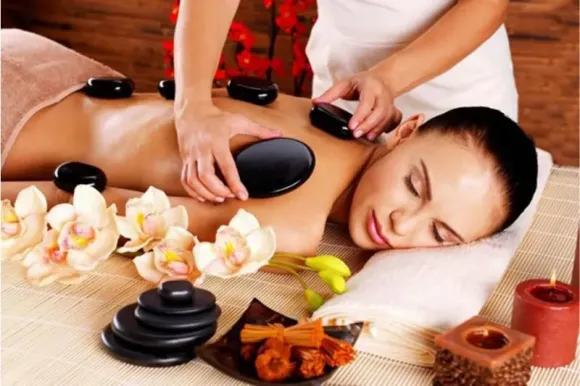 MASSAGE BODY ĐÁ NÓNG TẠI NHÀ: TRẢI NGHIỆM SPA CHUYÊN NGHIỆP TẠI NHÀ