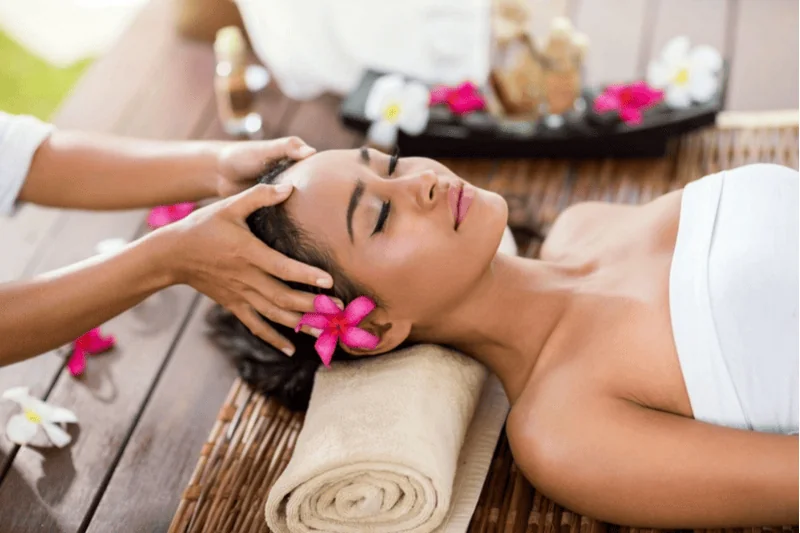 kỹ thuật ấn huyệt trong quy tr&igrave;nh massage tại nh&agrave; H&agrave; Nội