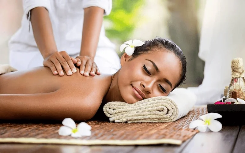 kỹ thuật vi&ecirc;n massage tại nh&agrave; Ba Đ&igrave;nh