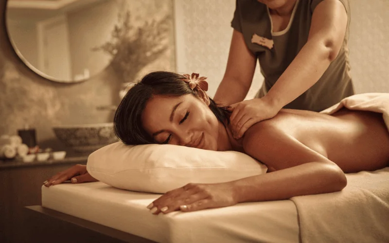 kỹ thuật vi&ecirc;n massage tận nơi