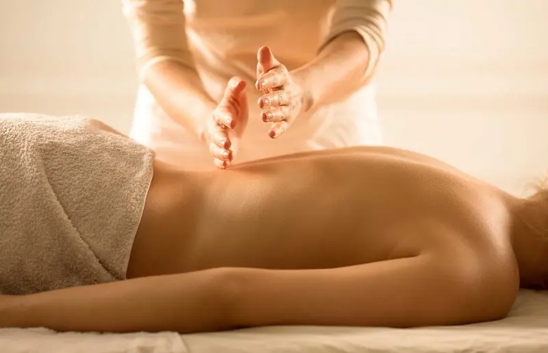 kỹ thuật vi&ecirc;n massage tận nơi