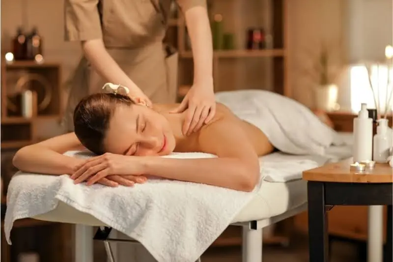 massage body tại nh&agrave; tiện lợi