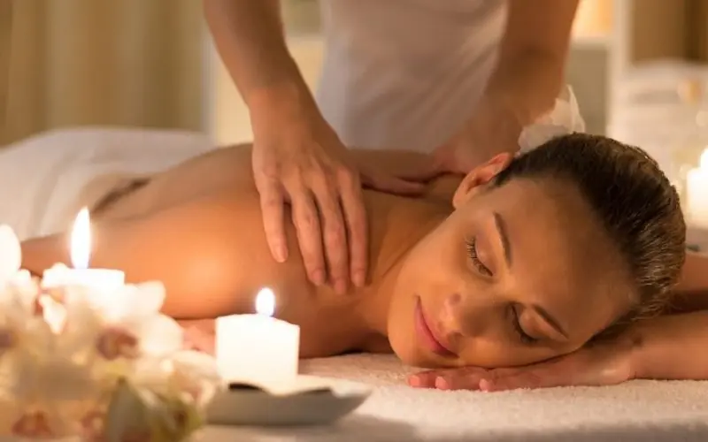 massage cổ vai g&aacute;y