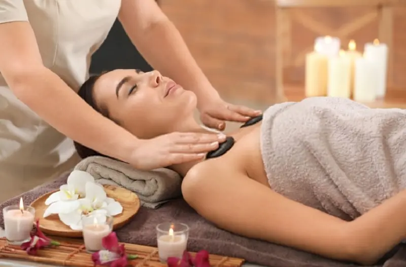 massage tận nơi Quận 1 gi&aacute; rẻ