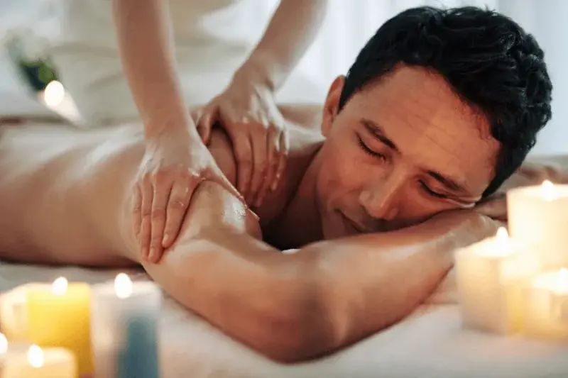 Nữ massage tại nh&agrave; cho nam HCM
