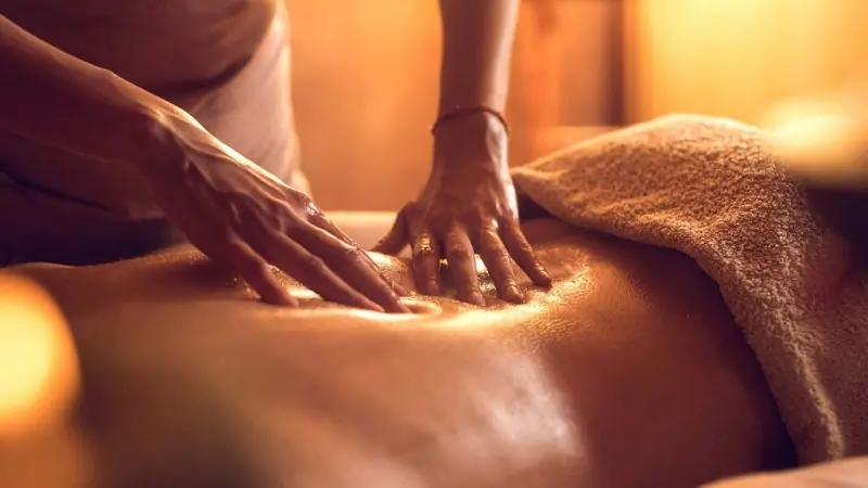 kỹ thuật viên massage tận nơi
