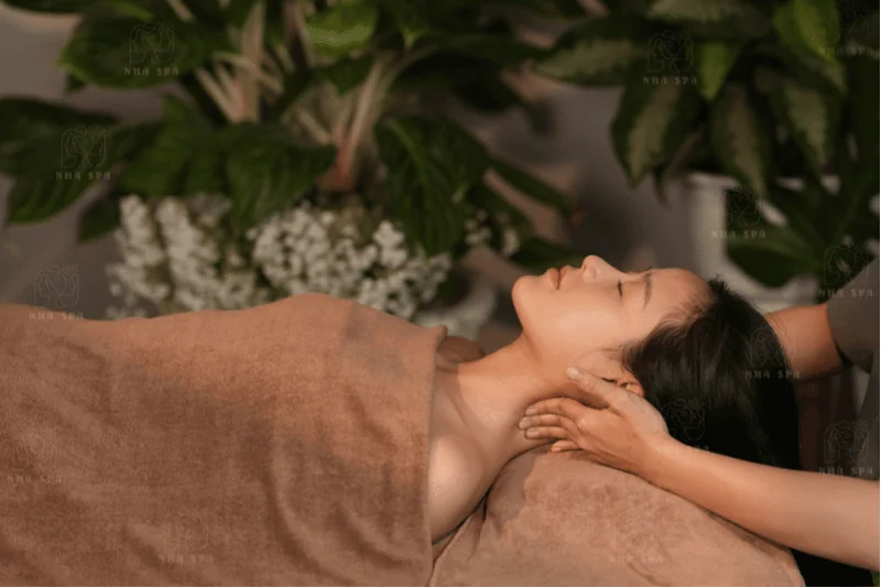 Giá massage cổ vai gáy tại nhà trọn gói phí di chuyển