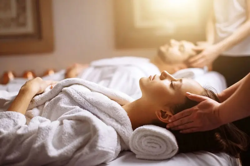 LIỆU PHÁP MASSAGE TẬN NƠI CHO CẶP ĐÔI GIẢM STRESS SAU TUẦN LÀM VIỆC